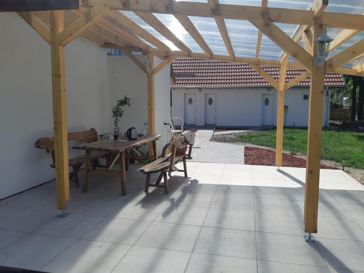 Palić Mirella Rooms מראה חיצוני תמונה