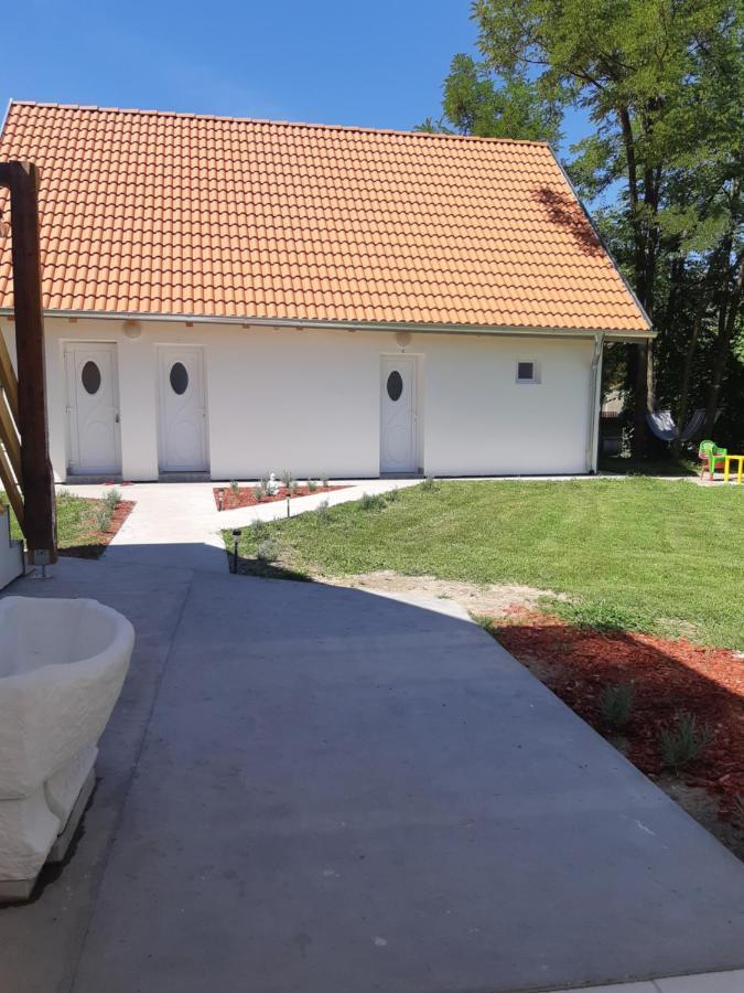 Palić Mirella Rooms מראה חיצוני תמונה