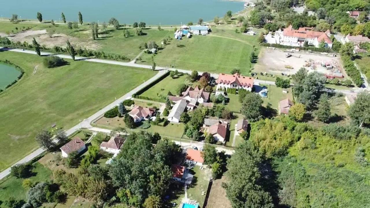 Palić Mirella Rooms מראה חיצוני תמונה