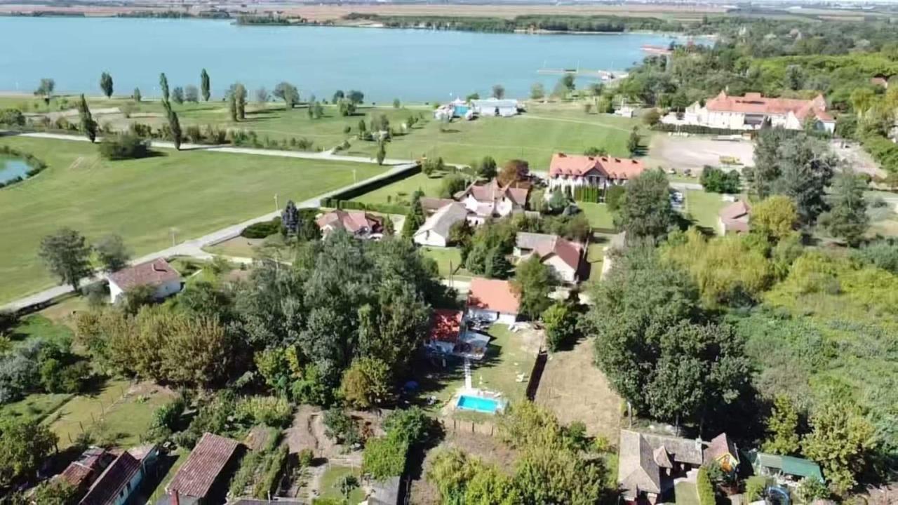 Palić Mirella Rooms מראה חיצוני תמונה