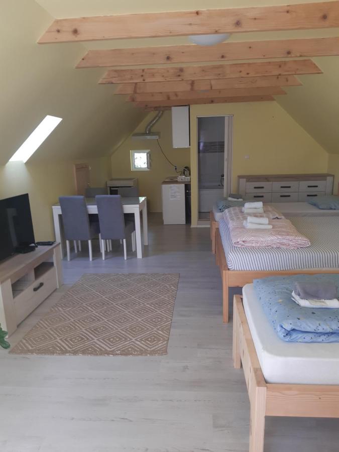 Palić Mirella Rooms מראה חיצוני תמונה