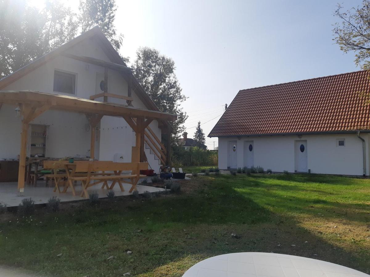 Palić Mirella Rooms מראה חיצוני תמונה